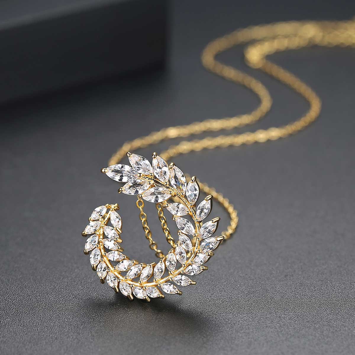 Curves - Fine Jewellery Necklace / Pendant for women — image 3