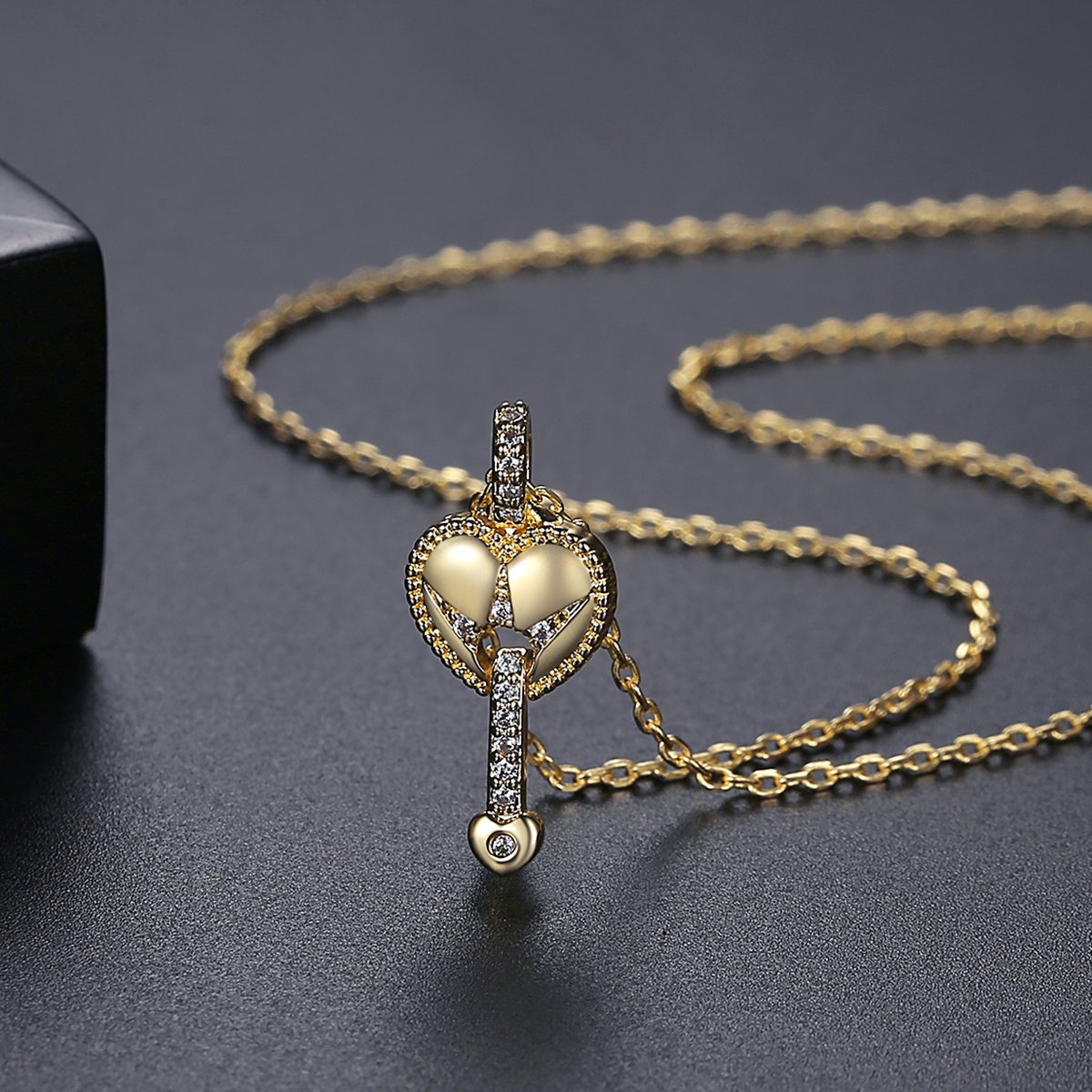 Heartland - Women Necklace/Pendant