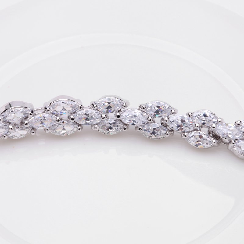 Moving Moon - Women Luxary Bracelet (WB55) — image 5