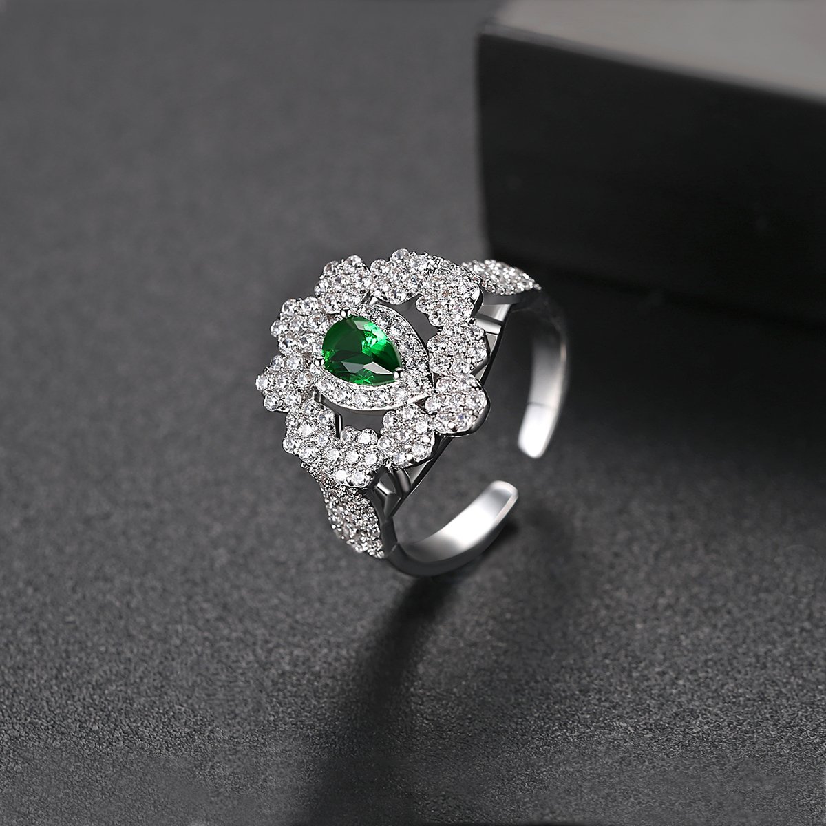 Sacred Tomb Green Emerald Ring for Women — image 6