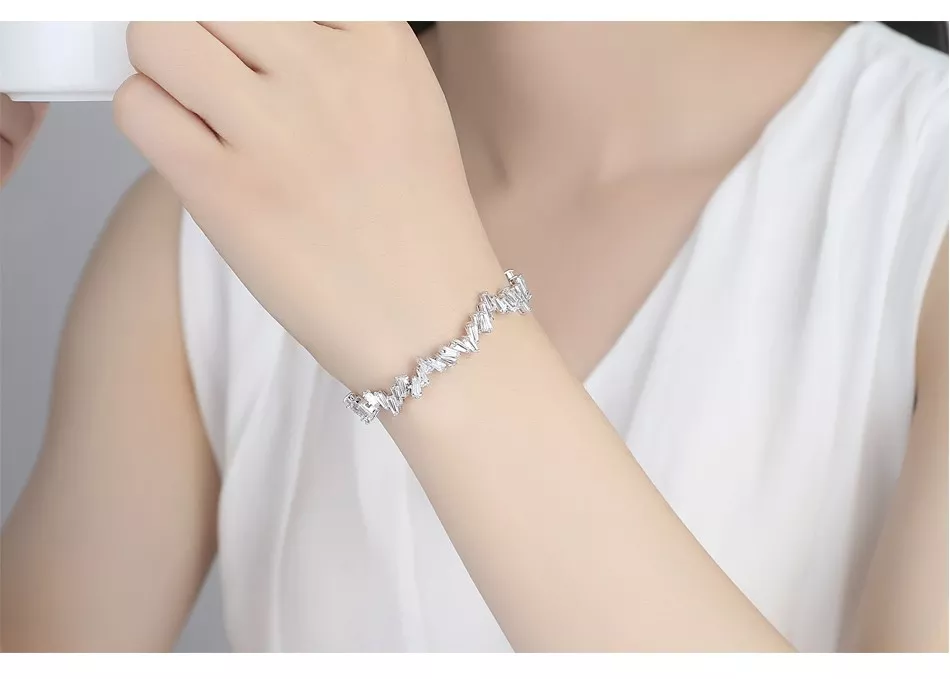 WB111- Silver Women Luxary Bracelet