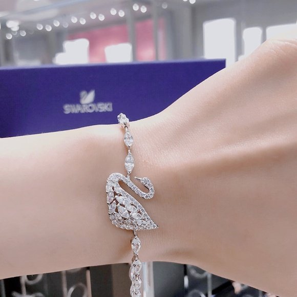 WB226 - Swan Women Bracelet in Rhodium — image 4