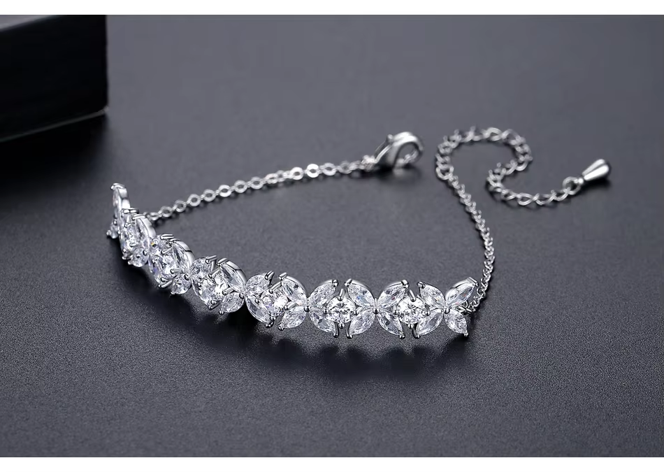 WB384 - Women Luxary Bracelet