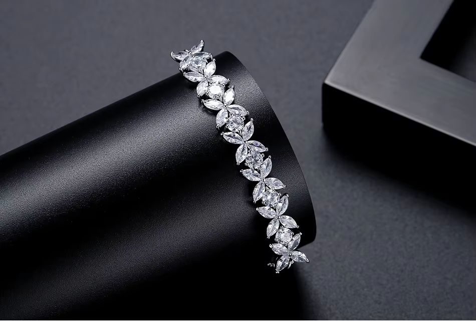 WB384 - Women Luxary Bracelet — image 4