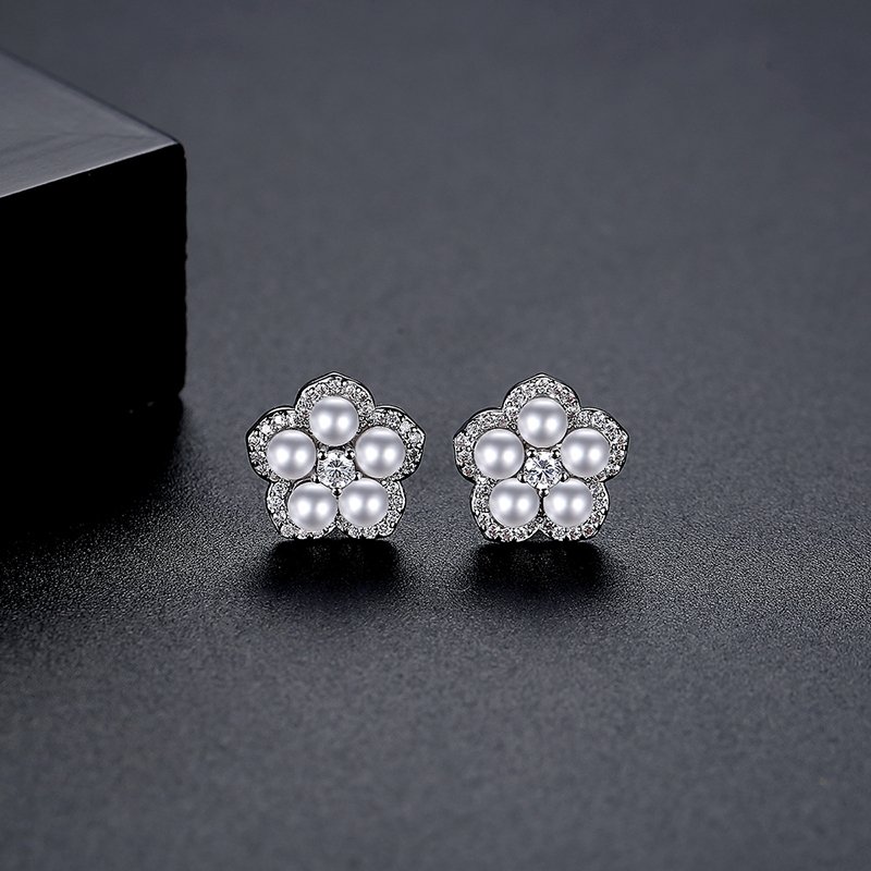 WE667 - White Earrings for Women