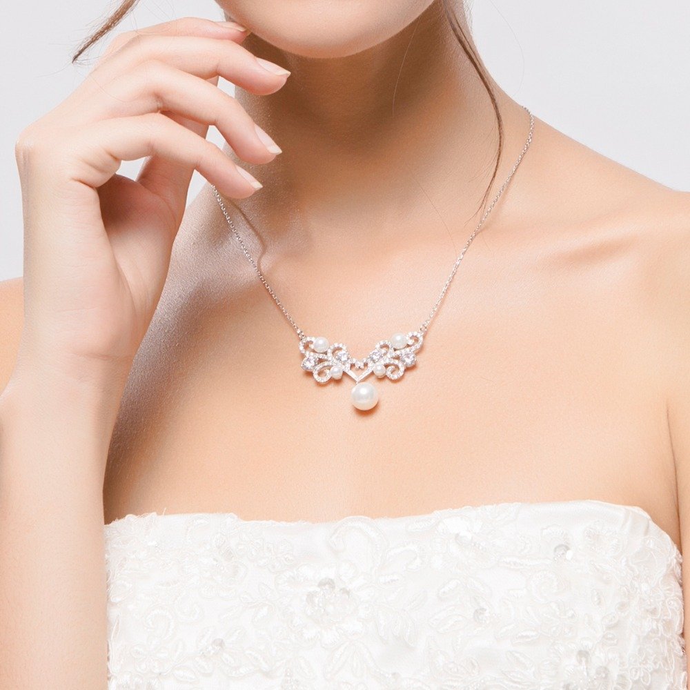White Queen - Necklace/Pendant for Women
