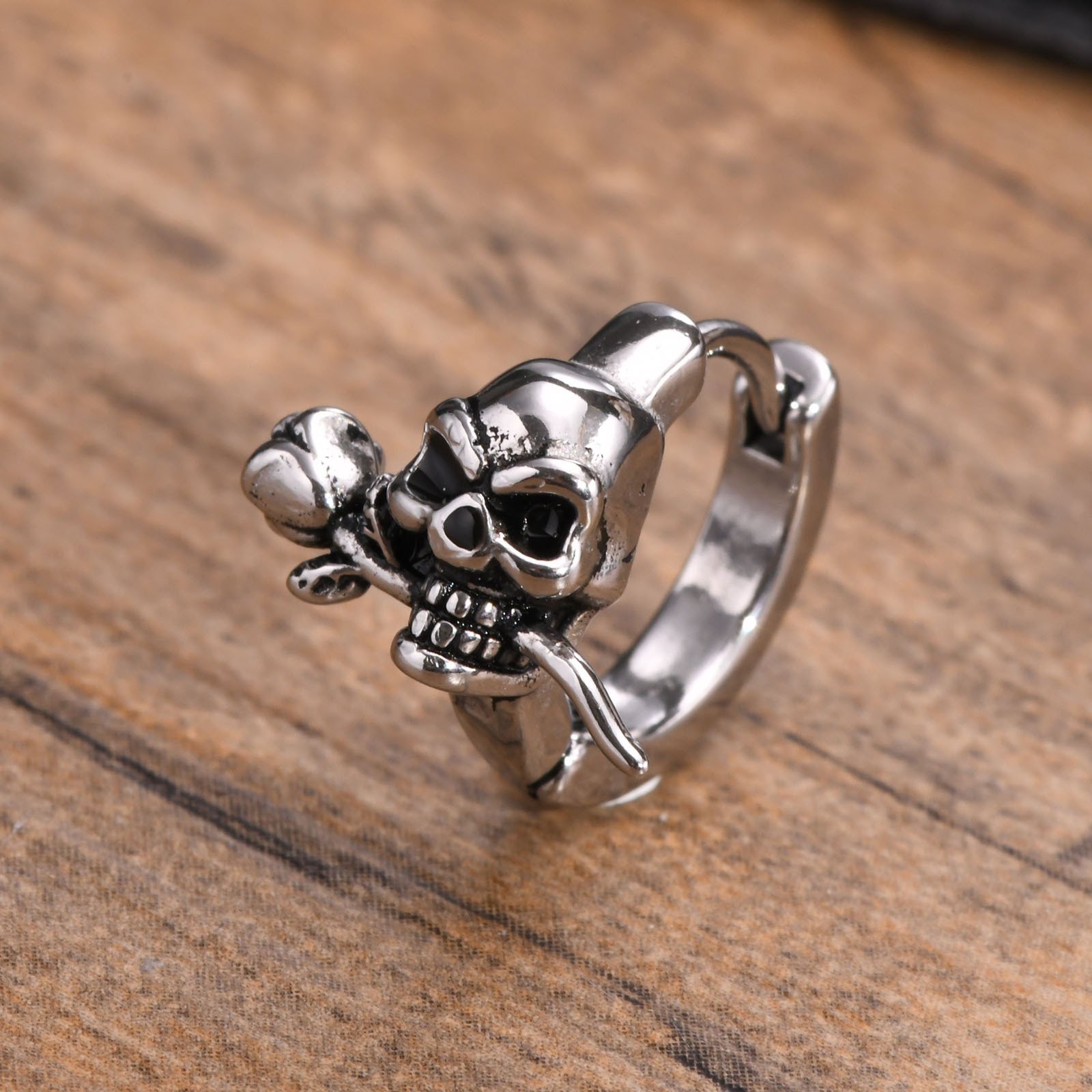 WM-E10 Silver Ear Studs Men Earring
