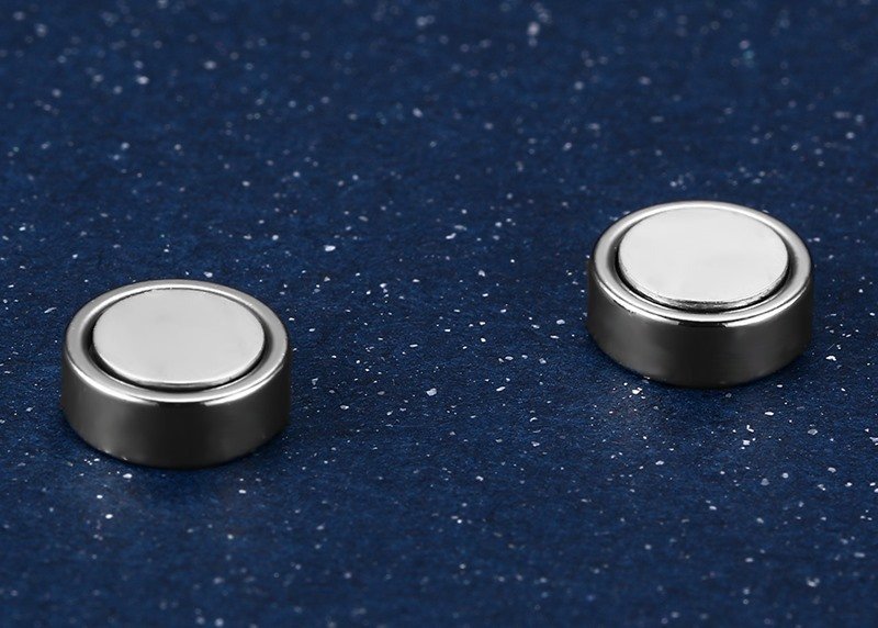 WM-E13 Silver Men Stud Earrings