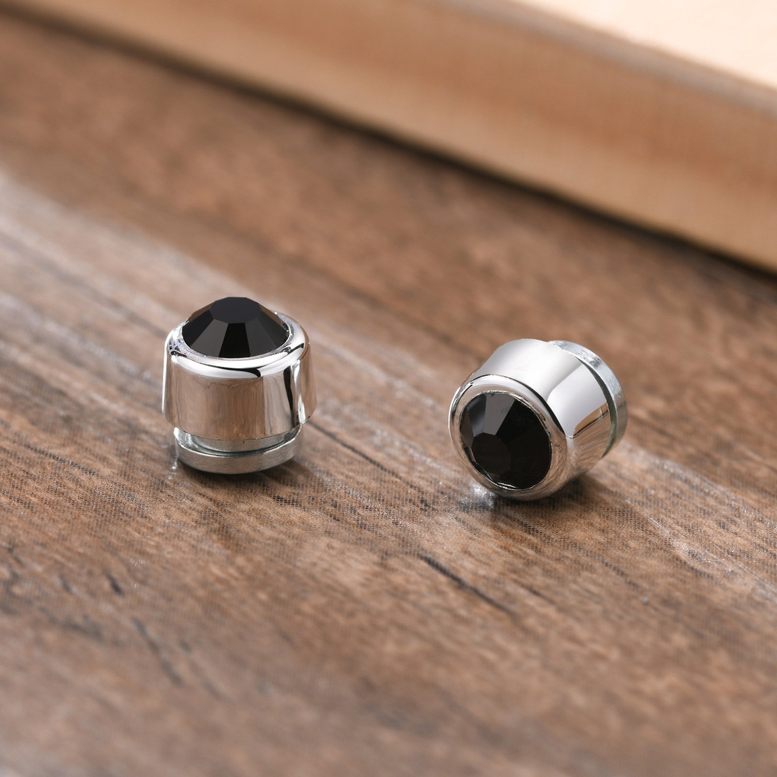 WM-E16 Black Men Stud Earrings — image 3
