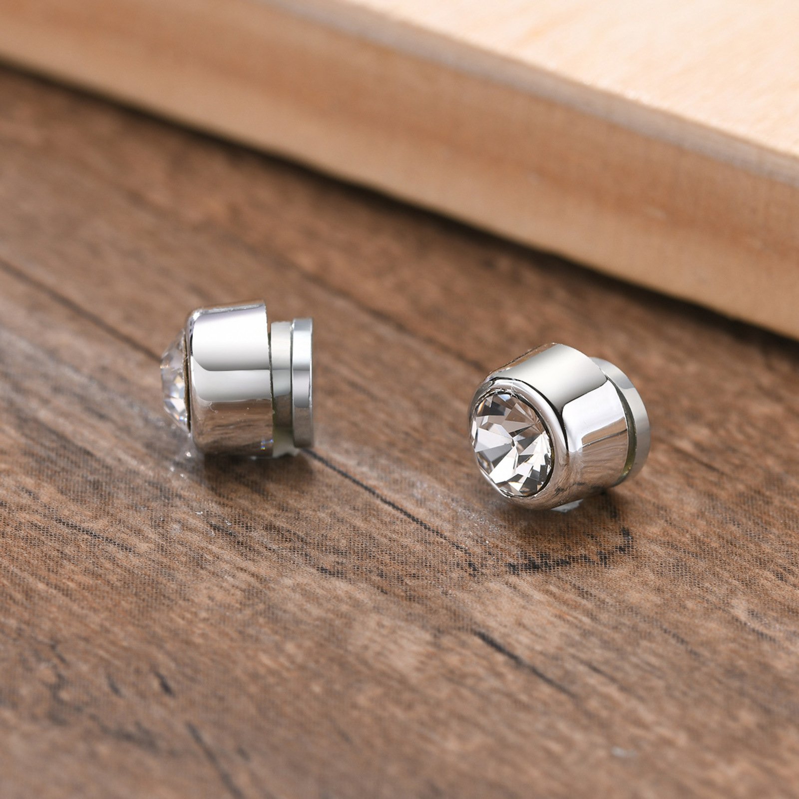 WM-E16 Black Men Stud Earrings — image 4