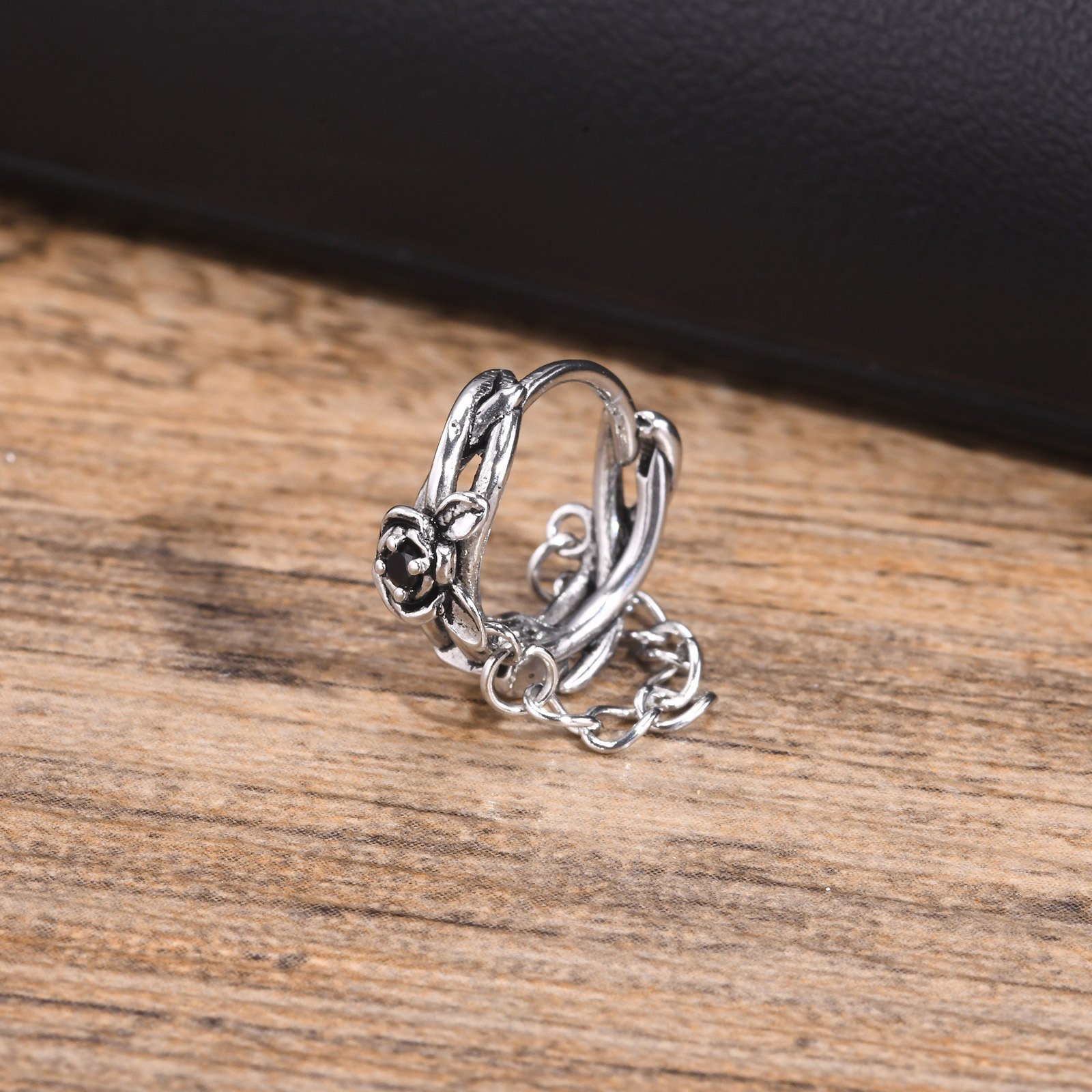 WM-E25 Silver Ear Studs Men Earring