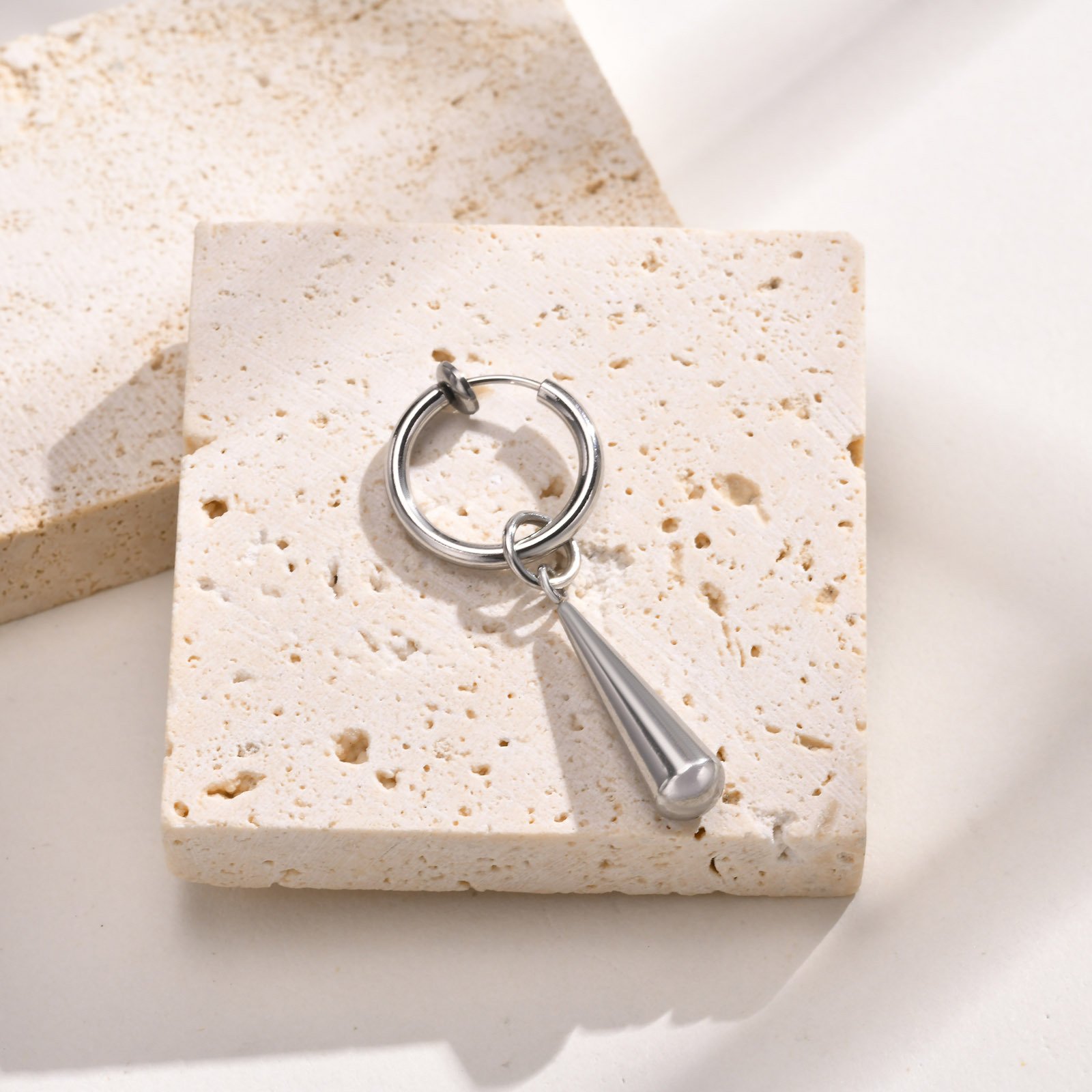 WM-E35 Silver Ear Studs Men Earring