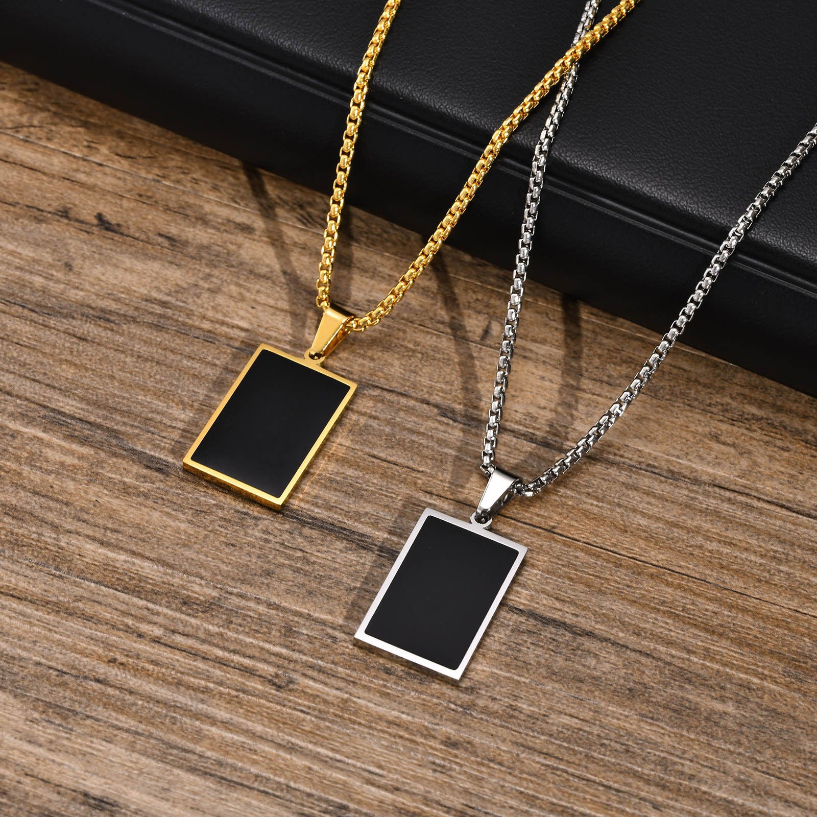 WM-P108 -Golden Men, Women Necklace Pendant with Chain — image 4