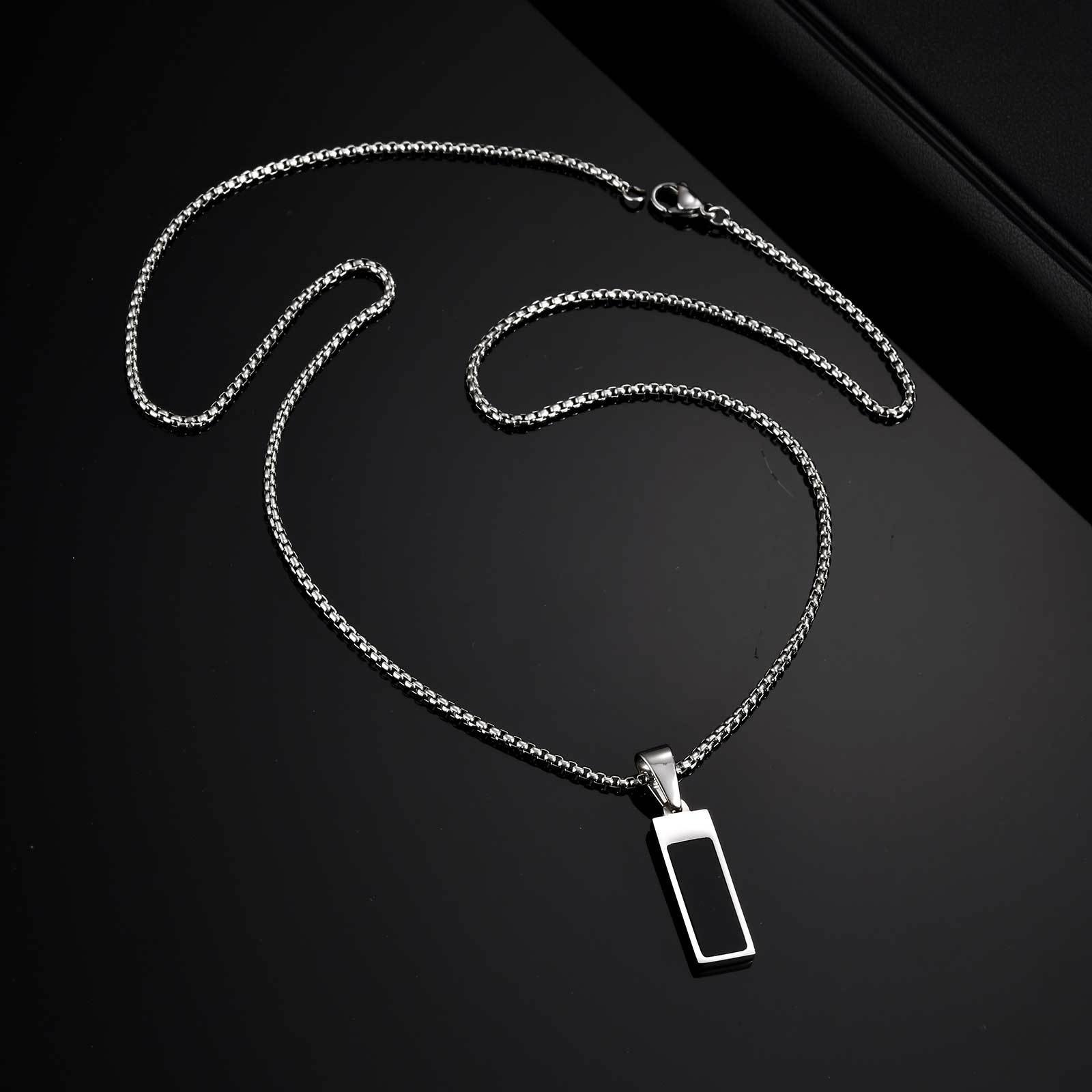 WM-P136 Silver Men, Women Necklace Pendant with Chain