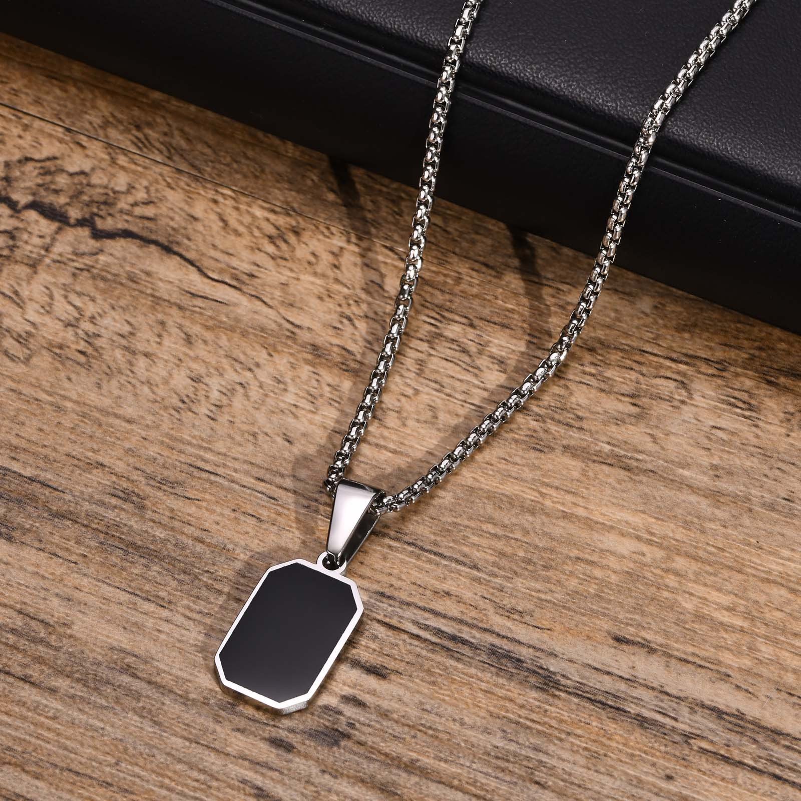 WM-P81 Silver Men, Women Necklace Pendant with Chain