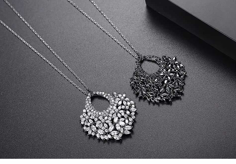 WP386 - White Women Necklace Pendant