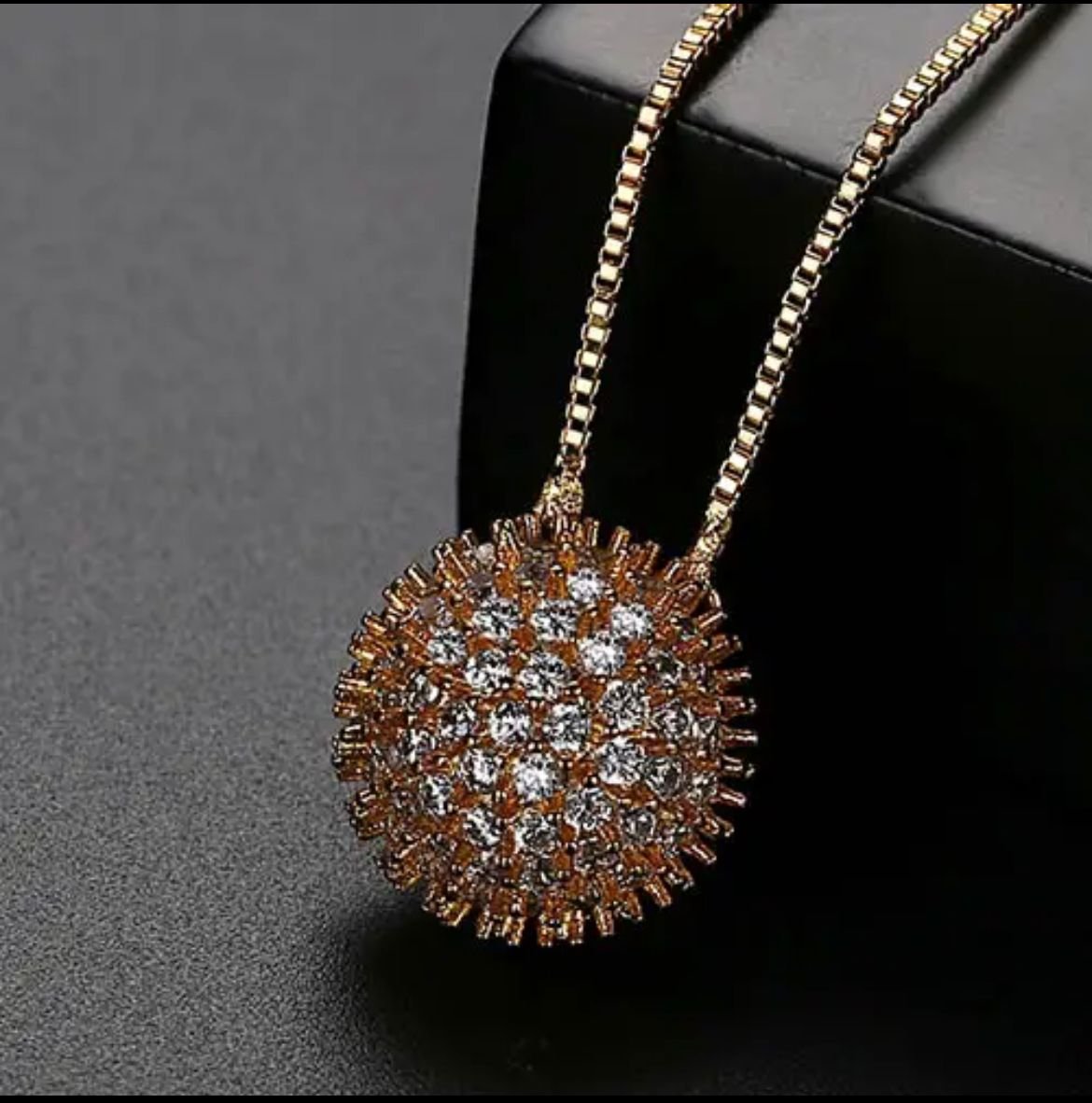 WP470- Golden Women Necklace Pendant