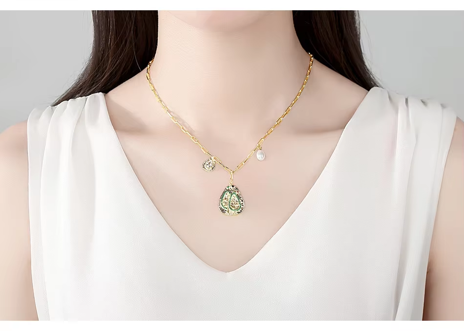WP547- Women Necklace Pendant