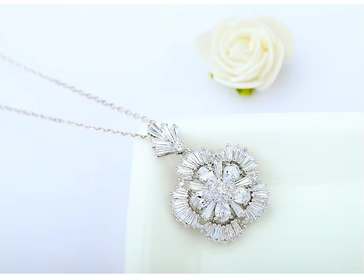 WP81- Women Necklace Pendant