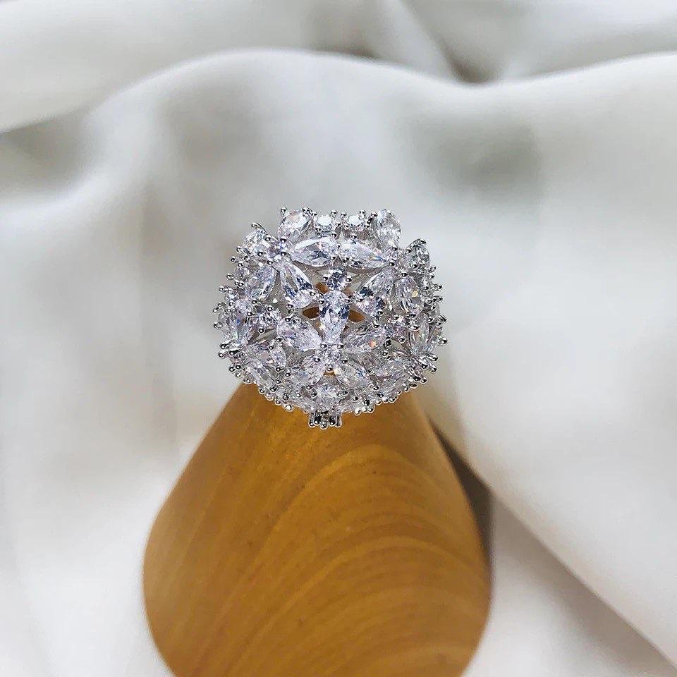 WR106 Golden Luxury Ring for Women — image 22