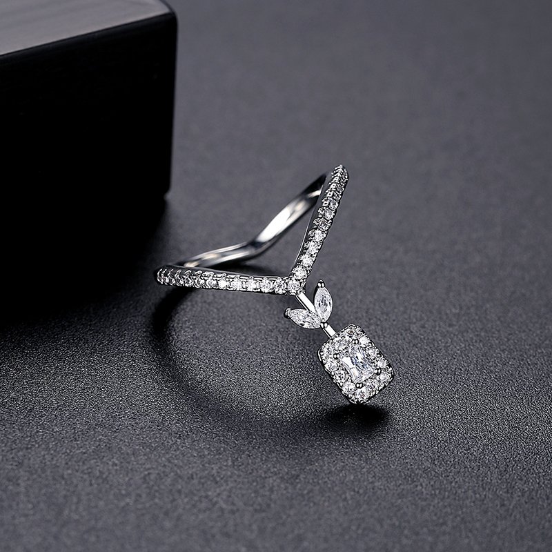 WR372 Silver Luxury Ring for Women