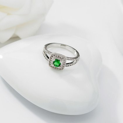 WR394 Green Luxury Ring for Women