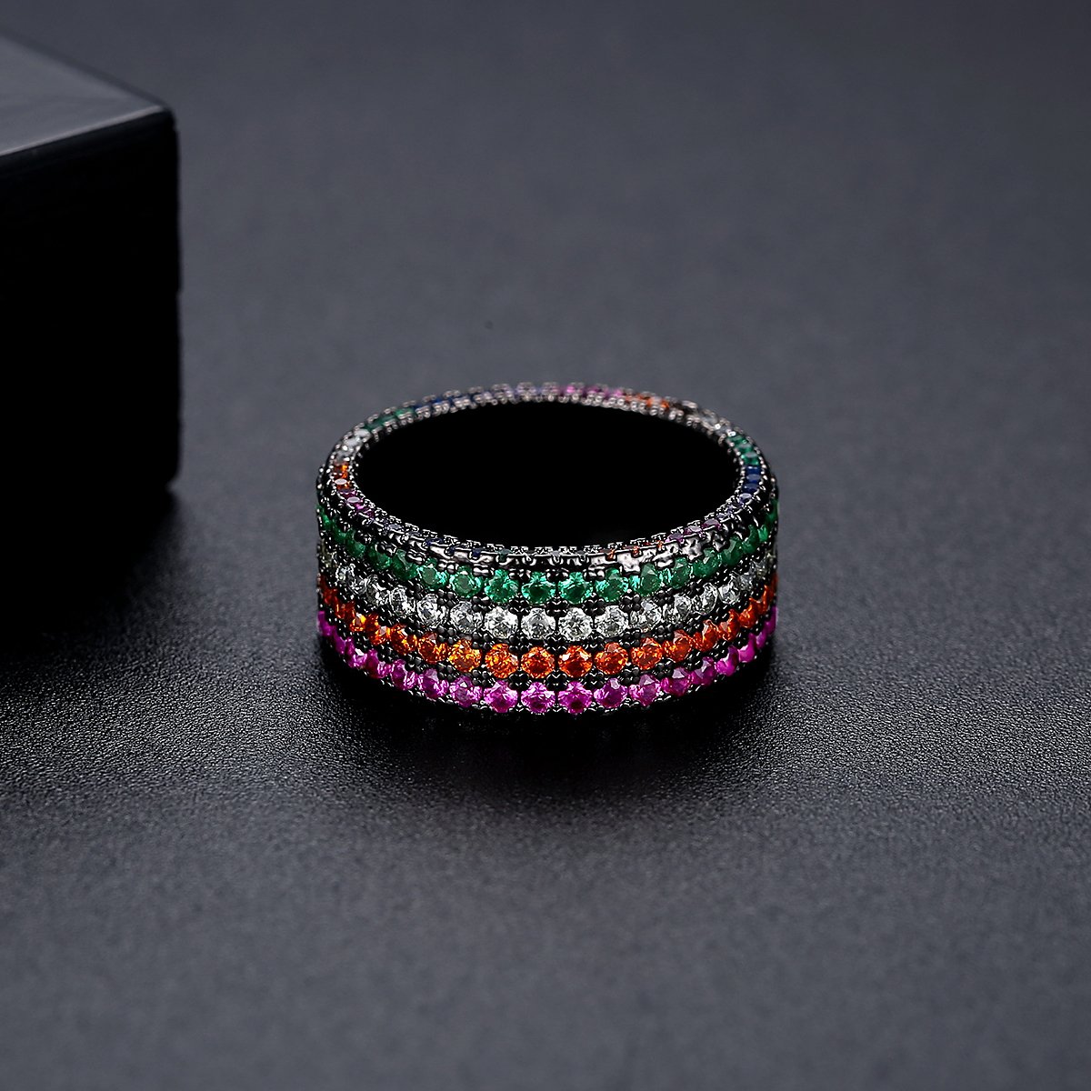WR400 Luxury Ring Classic Band for Women — image 4