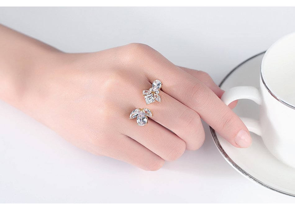 WR421 Golden Luxury Ring for Women — image 4