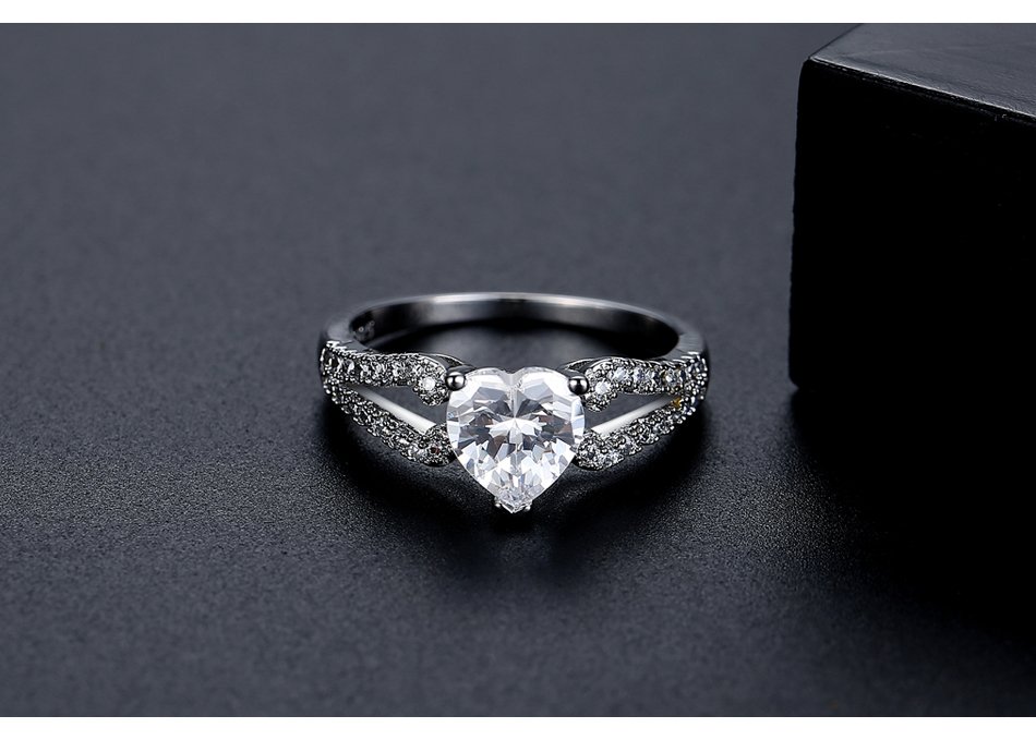 WR436 White Luxury Ring for Women — image 3