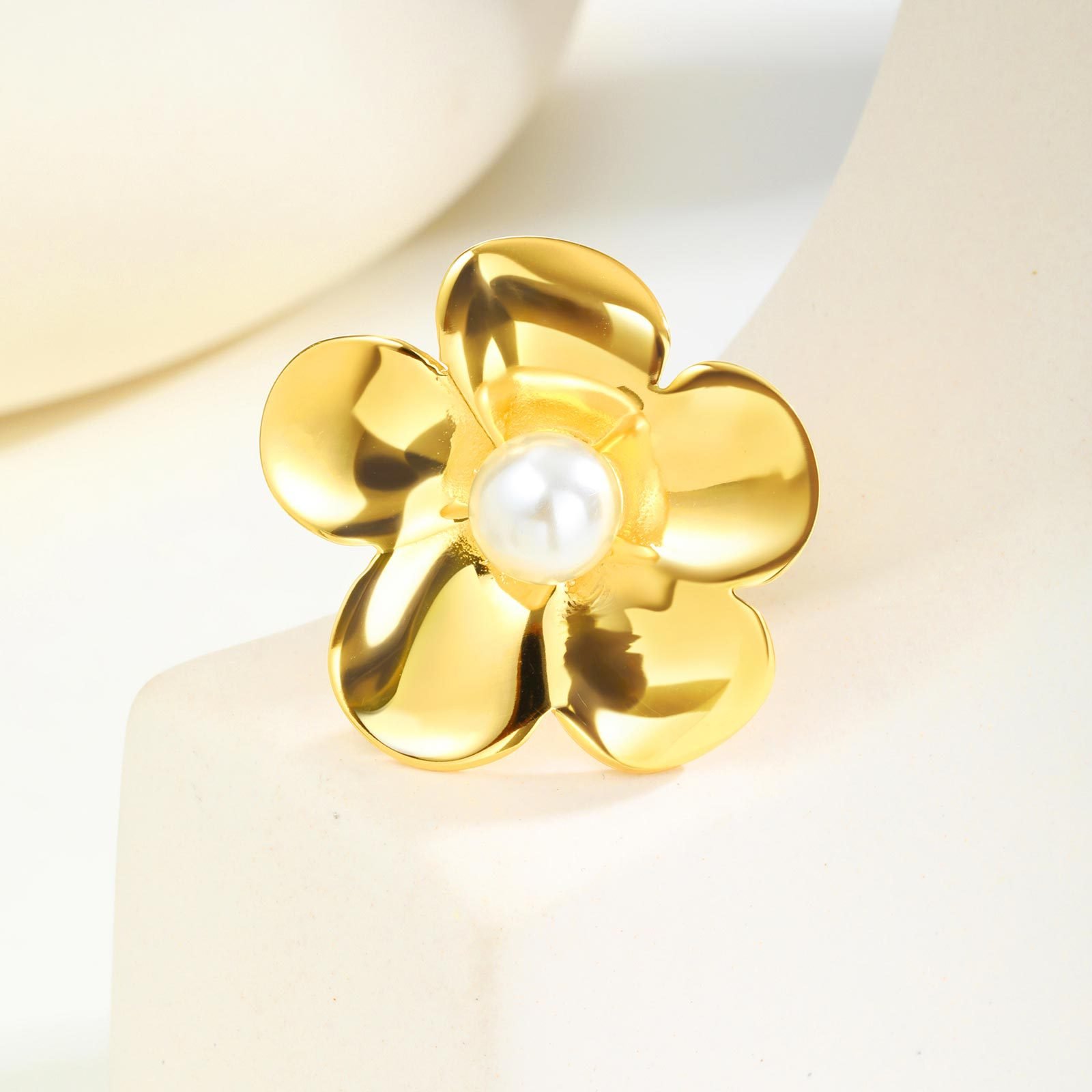 WR470 Golden Luxury Ring for Women — image 4