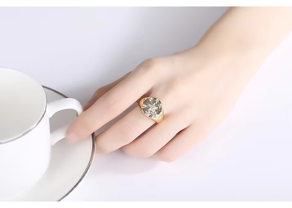 WR499 Golden Luxury Ring for Women
