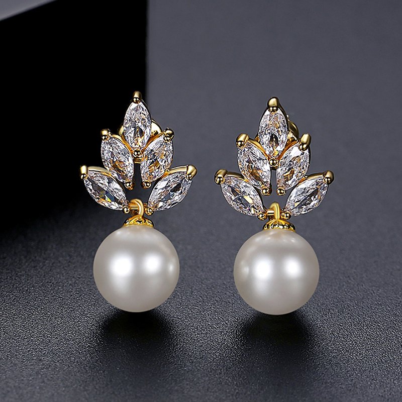 WS245 - Golden Pendant and Earring Set for Women — image 7